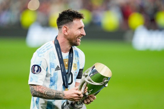 Lionel Messi nâng danh hiệu quốc tế thứ 2 sau chưa đầy một năm.