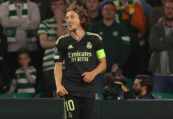 Luka Modric vẫn đang tận hưởng hạnh phúc chơi bóng ở tuổi 37.