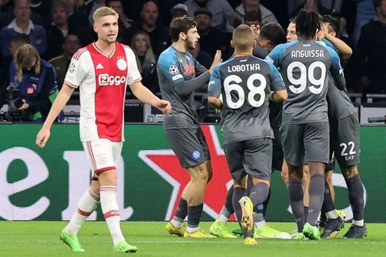 Liverpool trở lại, Napoli quá mạnh ảnh 2
