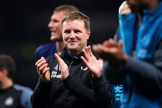 HLV Eddie Howe đang giúp Newcastle chuyển mình mạnh mẽ. Ảnh: Getty Images