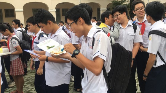 Hơn 72.000 thí sinh ở TPHCM thi tuyển sinh lớp 10 THPT công lập ảnh 2