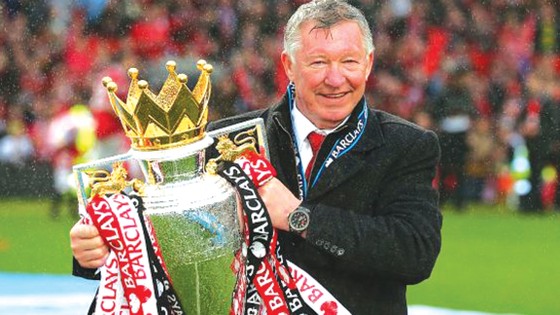 Sir Alex Ferguson rất tin tưởng Jose Mourinho sẽ mang chiếc cúp Premier League về lại sân Old Trafford.