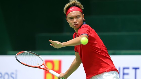 Tay vợt trẻ Trịnh Linh Giang đã có bước tiến khá lớn khi tăng 306 bậc, đứng hạng 1.332 thế giới.