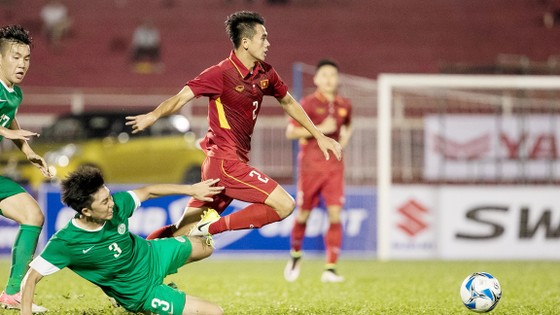 Thắng Ma Cau 8 bàn nhưng hàng thủ Việt Nam cũng dễ dàng thủng lưới. 			                                                                             Ảnh: Hoàng Hùng