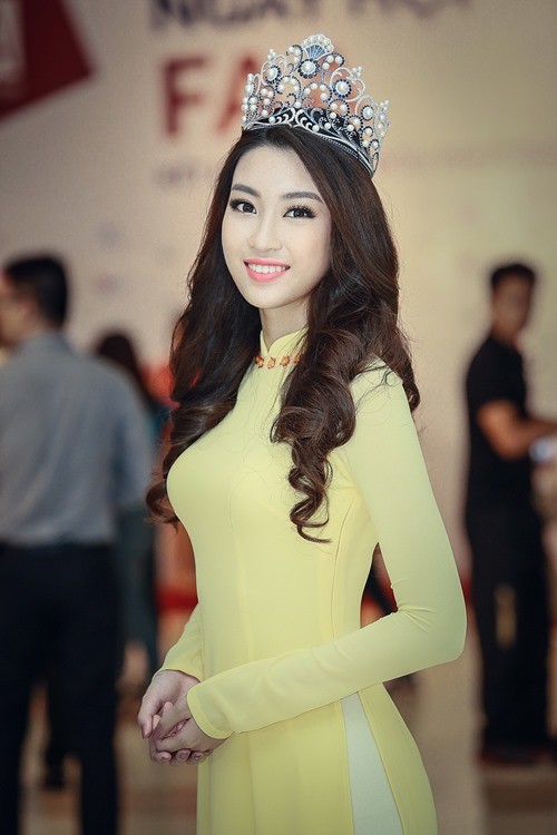 Đỗ Mỹ Linh đại diện Việt Nam thi Hoa hậu Thế giới 2017 ảnh 1
