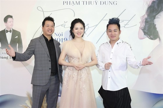 Ca sĩ Phạm Thùy Dung sẽ biểu diễn cùng Dàn nhạc Giao hưởng Mặt trời trong liveshow "Trăng hát"  ảnh 2