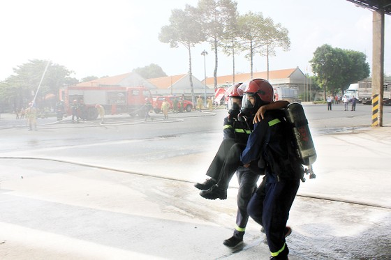 Vedan Việt Nam tổ chức buổi thực tập phương án chữa cháy và cứu nạn cứu hộ cho gần 150 cán bộ công nhân viên ảnh 2