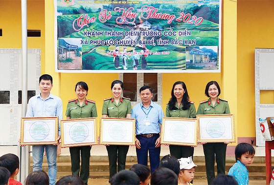 Tập đoàn Xây dựng Hòa Bình tài trợ xây điểm Trường Cốc Diển tại Bắc Kạn ảnh 2