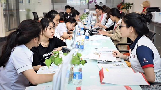 Điểm chuẩn đại học có sự phân hóa lớn giữa các nhóm trường ảnh 1