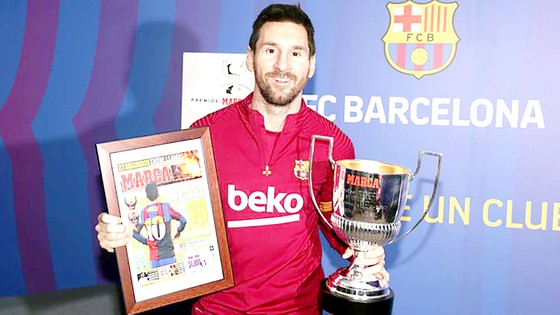 Lionel Messi vừa nhận danh hiệu Pichichi (Vua phá lưới La Liga) của mùa giải 2019-2020