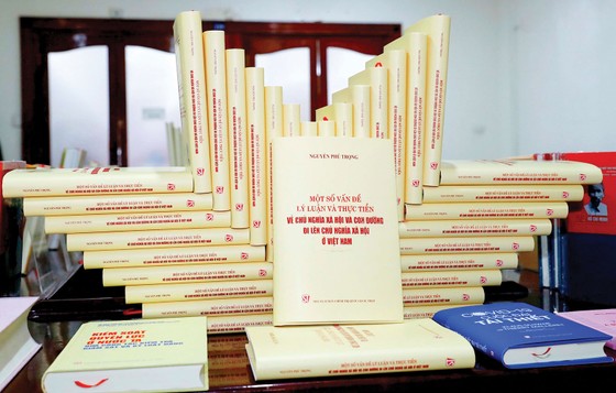 Ra mắt sách của Tổng Bí thư Nguyễn Phú Trọng về con đường đi lên CNXH ở Việt Nam ảnh 1