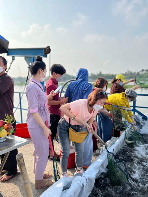 Phóng sinh để tái tạo nguồn lợi thủy sản