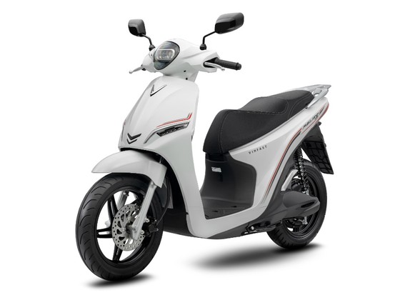 VinFast ra mắt 5 mẫu xe máy điện có khả năng di chuyển gần 200km/ lần sạc ảnh 2