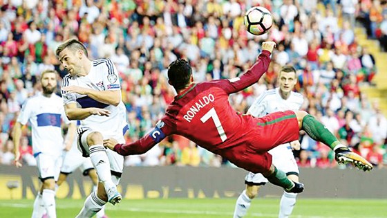 Pha ghi bàn đẹp mắt của Ronaldo vào lưới Đảo Faroe hồi giữa tuần qua