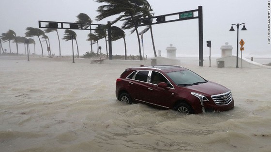 Bão Irma quét qua, các thành phố lớn bang Florida chìm trong nước biển ảnh 5