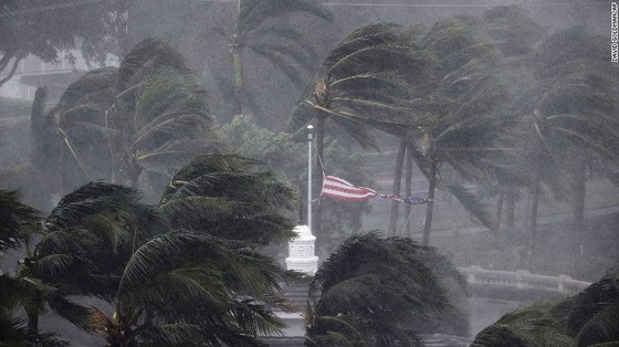 Bão Irma quét qua, các thành phố lớn bang Florida chìm trong nước biển ảnh 6
