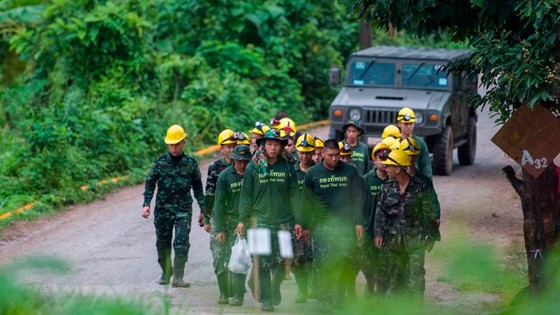 Hoạt động cứu hộ các thành viên đội bóng Thái Lan được tiếp tục ảnh 1