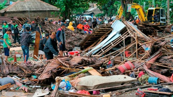 429 người thiệt mạng, 1.485 người bị thương và ít nhất 154 người mất tích trong trận sóng thần tại Indonesia ảnh 2