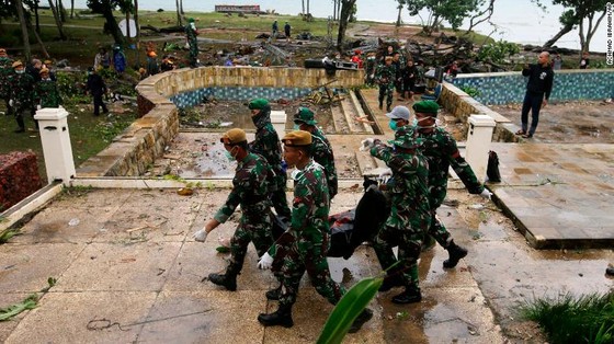 429 người thiệt mạng, 1.485 người bị thương và ít nhất 154 người mất tích trong trận sóng thần tại Indonesia ảnh 6