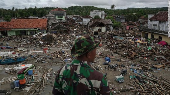 429 người thiệt mạng, 1.485 người bị thương và ít nhất 154 người mất tích trong trận sóng thần tại Indonesia ảnh 9