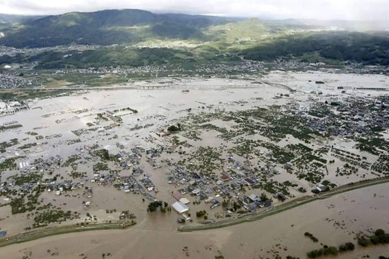 Nhật Bản tan hoang sau siêu bão Hagibis ảnh 11