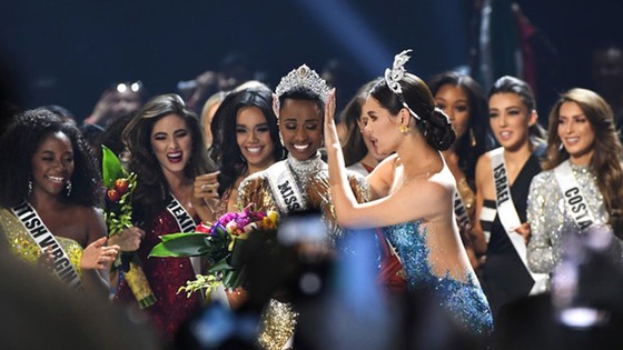 Người đẹp Nam Phi đăng quang Miss Universe 2019, đại diện Việt Nam - Hoàng Thùy dừng chân Top 20 ảnh 11