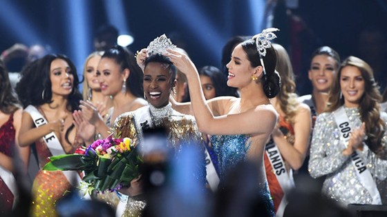 Người đẹp Nam Phi đăng quang Miss Universe 2019, đại diện Việt Nam - Hoàng Thùy dừng chân Top 20 ảnh 8