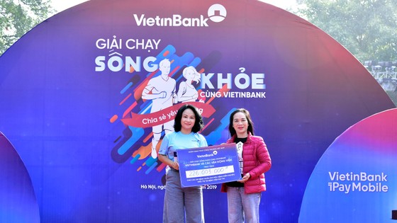 Giải chạy “Sống khỏe cùng VietinBank”: Lan tỏa và sẻ chia yêu thương ảnh 1