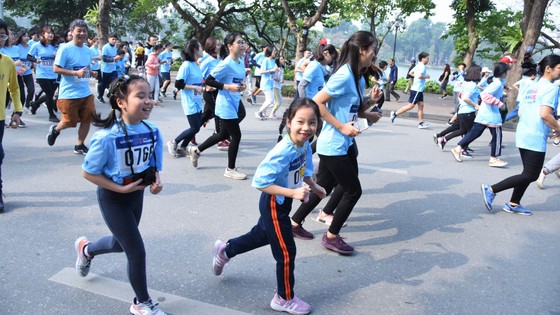 Giải chạy “Sống khỏe cùng VietinBank”: Lan tỏa và sẻ chia yêu thương ảnh 2