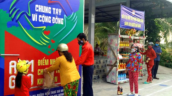Chung tay cùng cộng đồng vượt qua Covid-19 ảnh 1