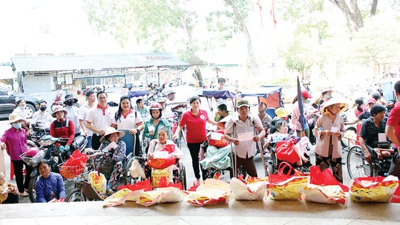 Vedan Việt Nam tặng 4 căn nhà và đồng hành cùng Hội Chữ thập đỏ huyện Long Thành trao tặng 50 phần quà cho các hộ nghèo khuyết tật tại huyện Long Thành, tỉnh Đồng Nai ảnh 2