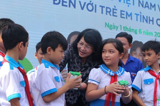 Quảng Nam, hơn 33.000 trẻ em tiếp cận chương trình sữa học đường ảnh 1