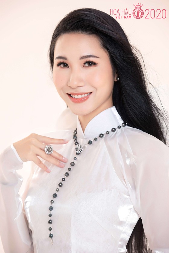 Bộ ảnh của hai thí sinh Hoa hậu Việt Nam là tiếp viên hàng không  ảnh 3