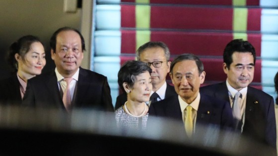 Thủ tướng Nhật Bản Suga Yoshihide đã tới Hà Nội, bắt đầu chuyến thăm chính thức Việt Nam ảnh 3