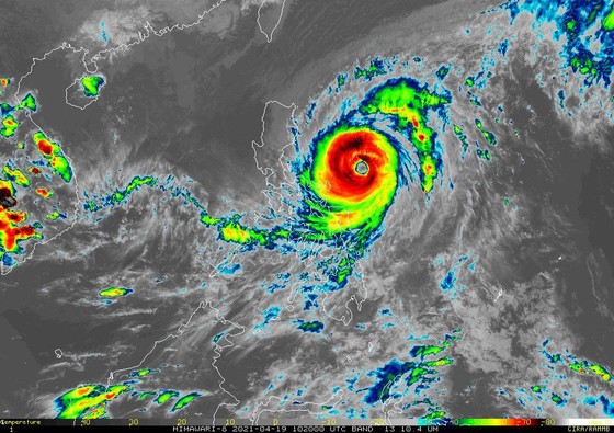 Philippines cảnh báo bão Surigae mạnh lên thành siêu bão ảnh 1