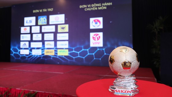Họp báo Giải thưởng Quả bóng vàng Việt Nam 2021: 'Vắng mặt' 3 hạng mục trao giải trong điều lệ ảnh 2