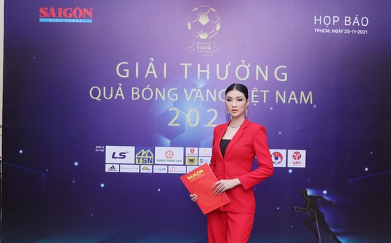 Họp báo Giải thưởng Quả bóng vàng Việt Nam 2021: 'Vắng mặt' 3 hạng mục trao giải trong điều lệ ảnh 4