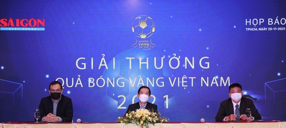 Họp báo Giải thưởng Quả bóng vàng Việt Nam 2021: 'Vắng mặt' 3 hạng mục trao giải trong điều lệ ảnh 14