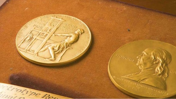 Giải thưởng báo chí Pulitzer 2022 phản ánh đậm nét tình hình thế giới trong năm qua ảnh 1