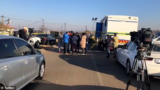 Nổ súng tại Nam Phi, 15 người thiệt mạng ảnh 2