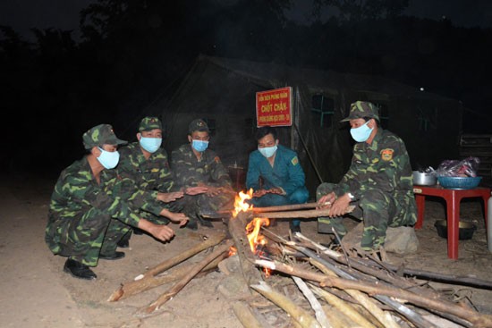 “Lá chắn” ngăn Covid-19 nơi biên cương ảnh 3