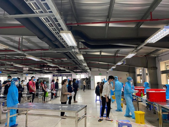 Gần 100 công nhân tại các KCN Bắc Giang nhiễm Covid-19 ảnh 1