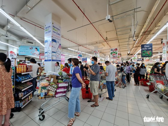 Đi siêu thị BigC Trường Chinh mua đồ 15 phút, đợi tính tiền gần 2 tiếng, vừa mệt vừa run ảnh 3