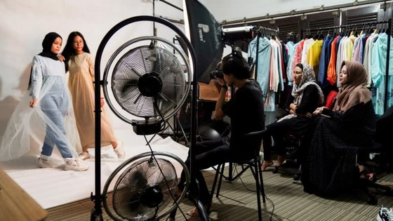 Indonesia seeks lead in global modest-fashion industry ảnh 6