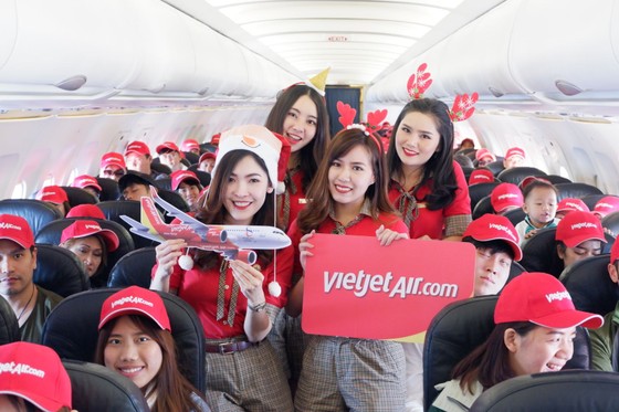 Vietjet is the first airline to return to Phuket airport on 13 June 2020 ảnh 2