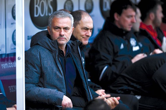 Jose Mourinho thật sự phải lo trước bài toán nhân sự ở mùa tới.