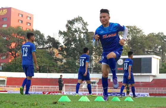  Quang Hải là một trong số ít cầu thủ lứa U20 được thi đấu tại CLB Ảnh: Hoàng Hùng