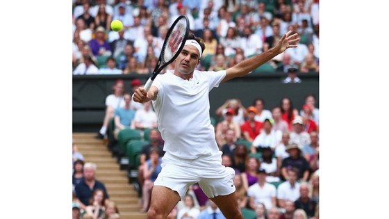 Roger Federer, nhà vô địch Grand Slam lớn tuổi nhất kể từ thời của Ken Rosewall.