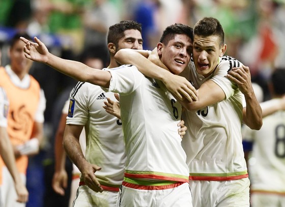Sau hai kỳ Gold Cup, Mexico mới kết thúc vòng bảng với ngôi đầu.