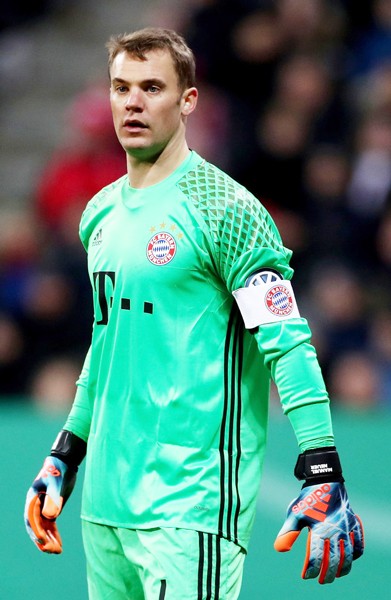 Manuel Neuer là đội trưởng mới của Bayern Munich